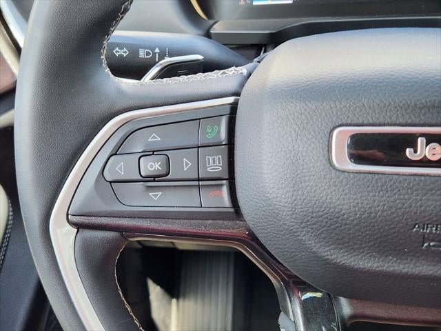 2023 Jeep Grand Cherokee Laredo 4x4