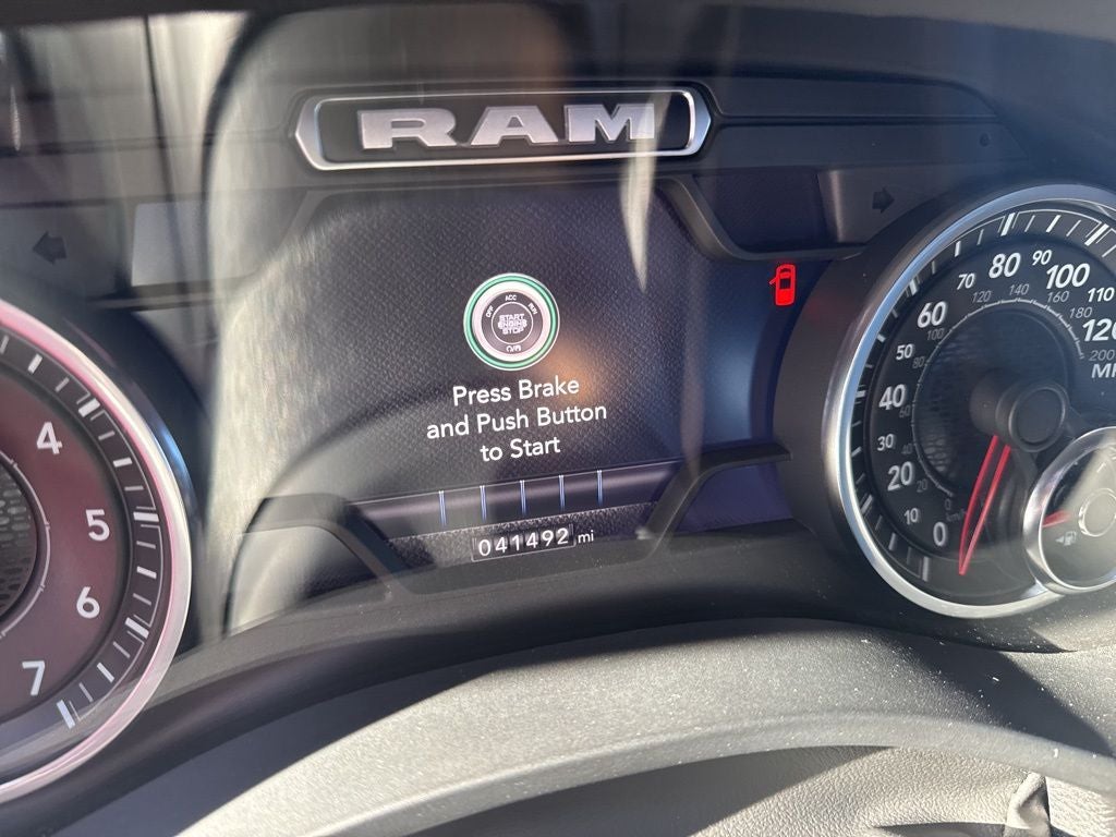 2022 RAM 1500 Big Horn Crew Cab 4x4 5'7' Box