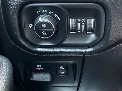 2019 RAM 1500 Big Horn/Lone Star Crew Cab 4x4 5'7' Box