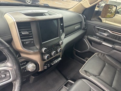2019 RAM 1500 Laramie Crew Cab 4x4 5'7' Box