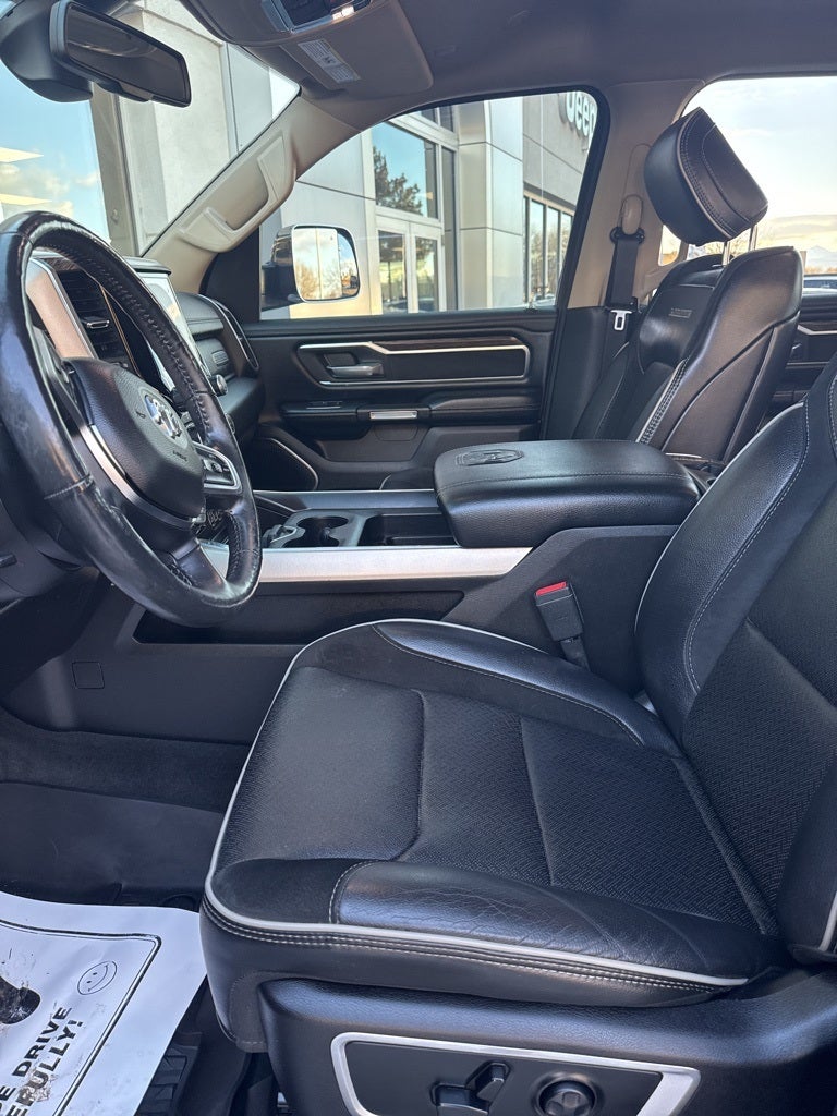 2019 RAM 1500 Laramie Crew Cab 4x4 6'4' Box