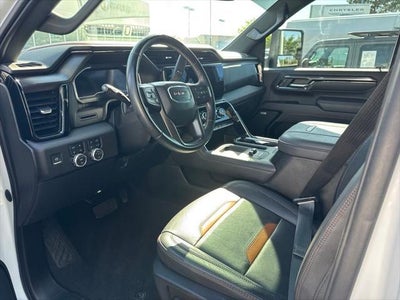 2024 GMC Sierra 3500HD 4WD Crew Cab Standard Bed AT4