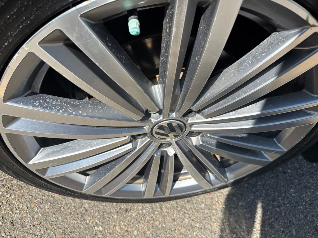 2014 Volkswagen Passat 1.8T Sport