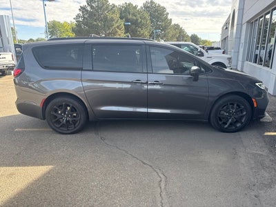 2022 Chrysler Pacifica Limited