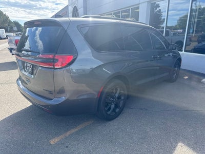 2022 Chrysler Pacifica Limited
