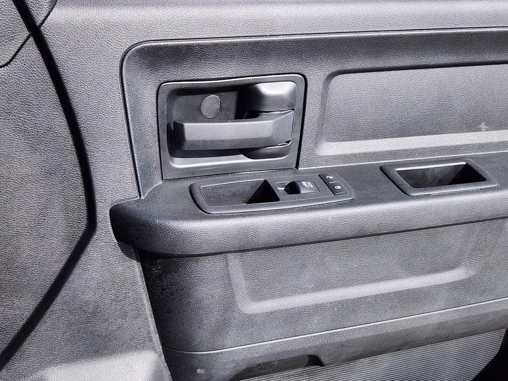 2023 RAM 1500 Classic Tradesman Crew Cab 4x4 5'7' Box