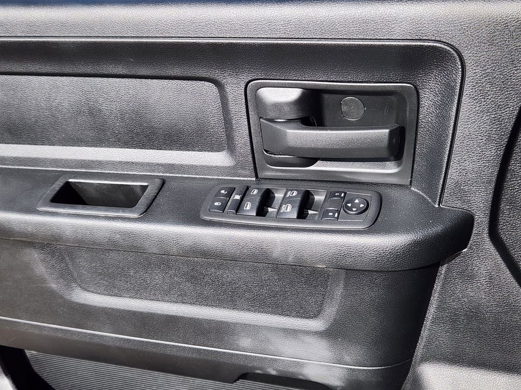 2023 RAM 1500 Classic Tradesman Crew Cab 4x4 5'7' Box
