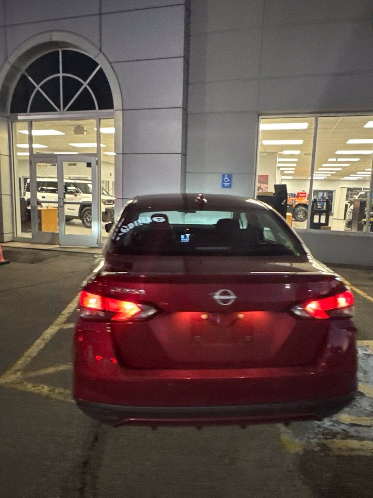 2025 Nissan Versa 1.6 SR