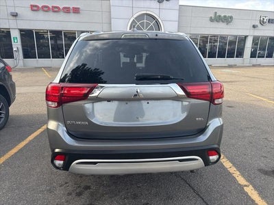 2020 Mitsubishi Outlander Base