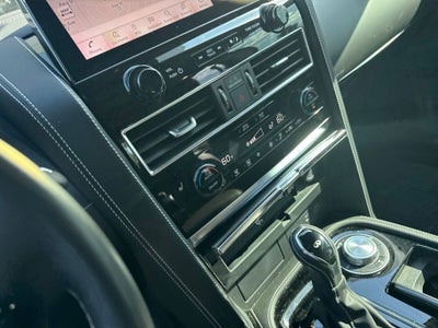 2022 INFINITI QX80 Premium Select