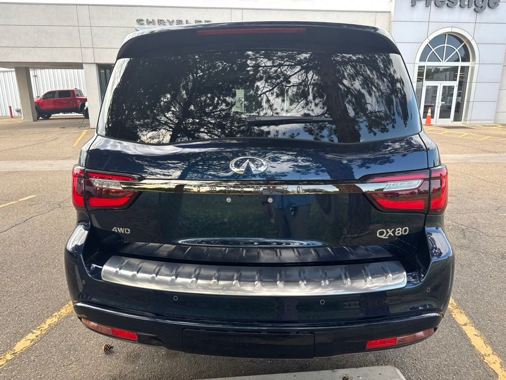 2022 INFINITI QX80 Premium Select