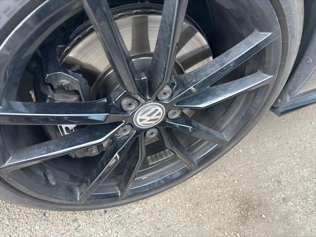 2019 Volkswagen Golf R 2.0T w/DCC & Navigation