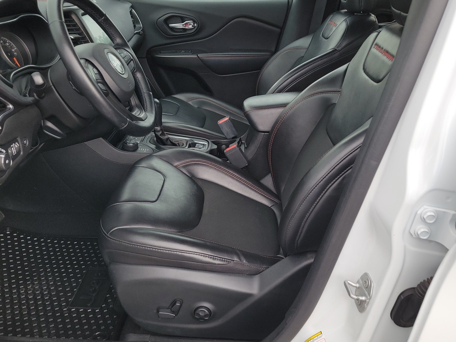 2020 Jeep Cherokee Trailhawk