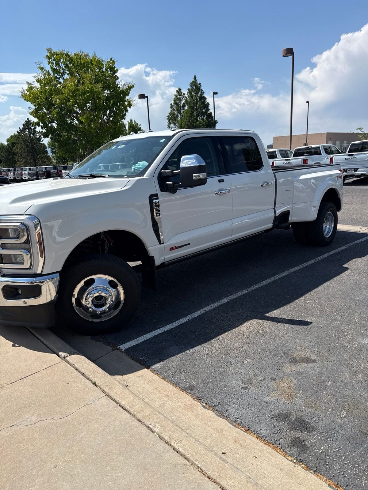 2025 Ford F-350SD Lariat DRW
