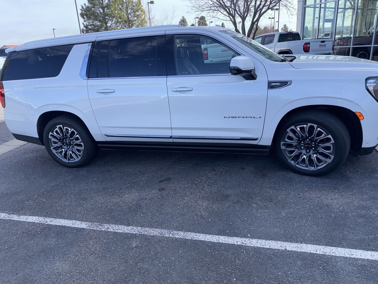 2023 GMC Yukon XL Denali Ultimate