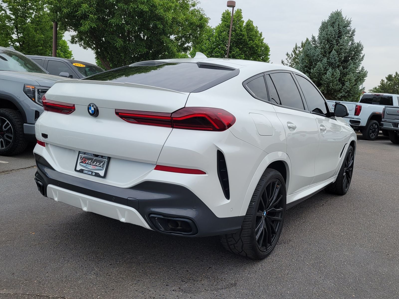 2022 BMW X6 M50i