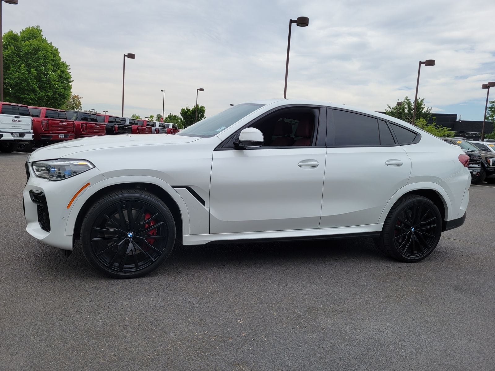 2022 BMW X6 M50i