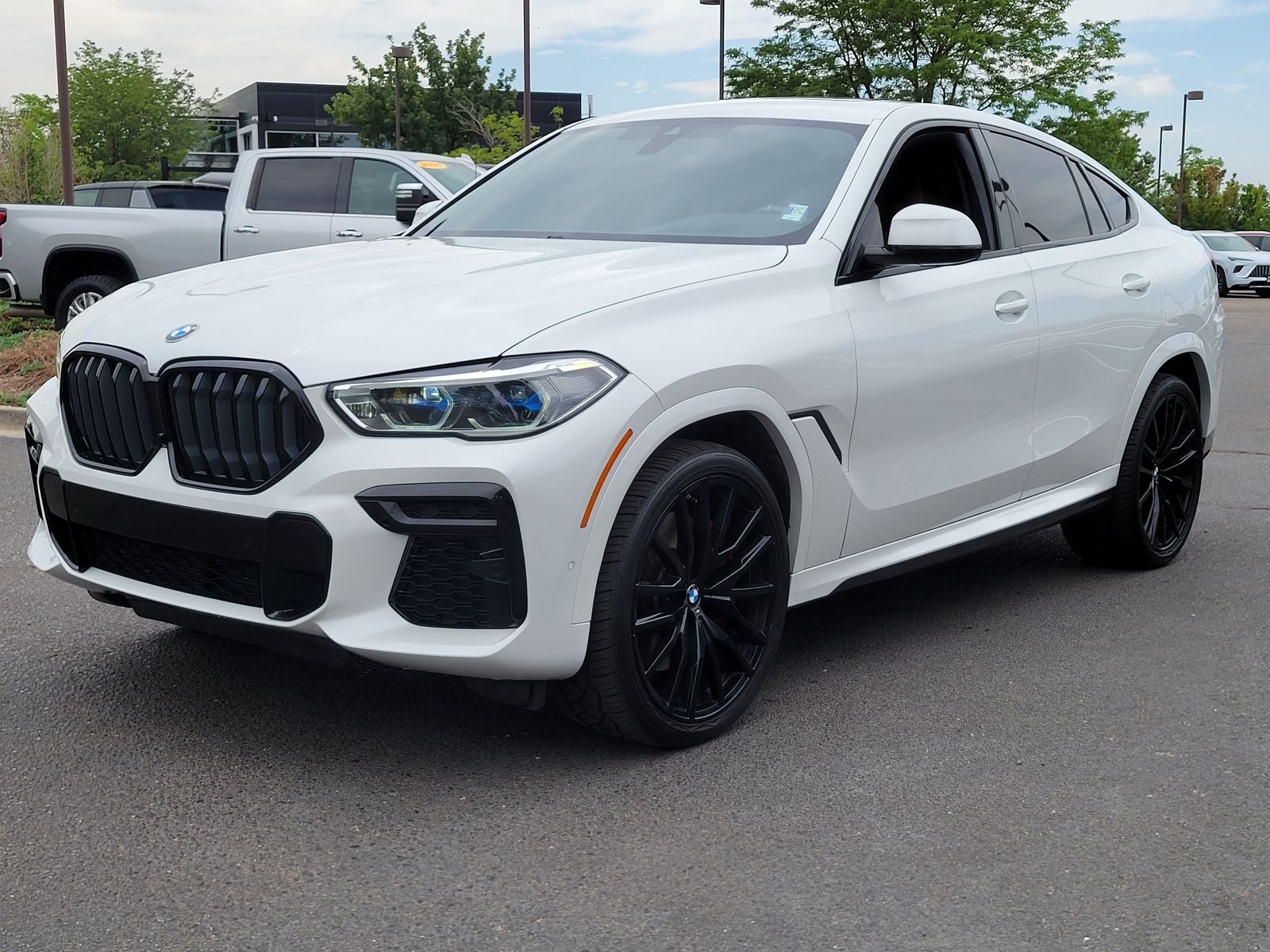 2022 BMW X6 M50i
