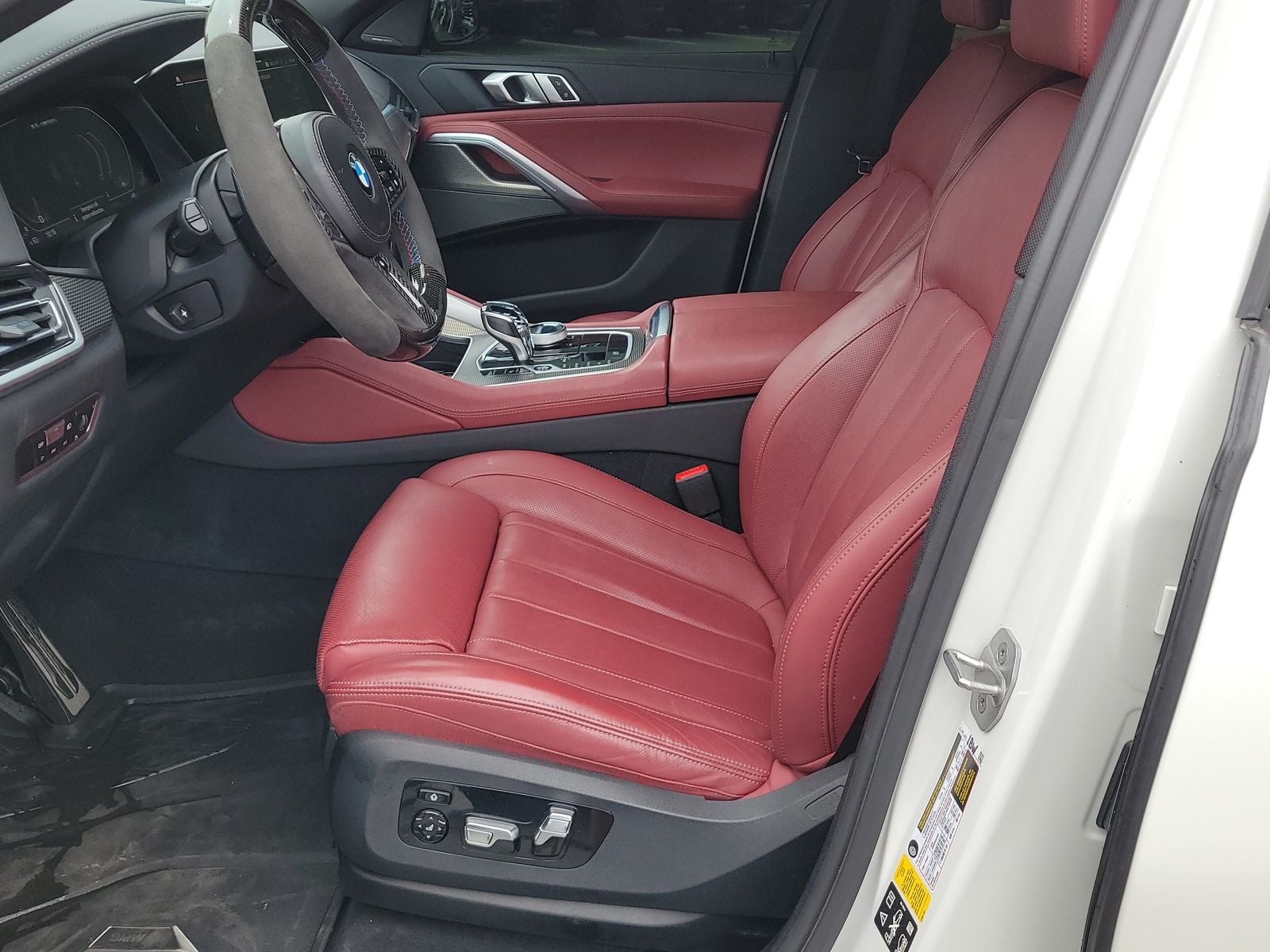 2022 BMW X6 M50i
