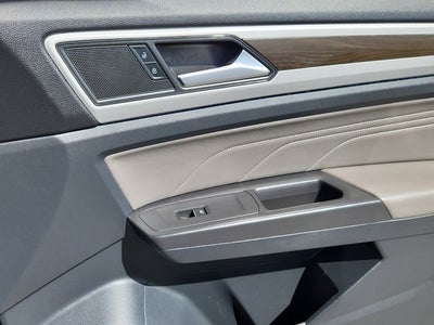 2022 Volkswagen Atlas 3.6L V6 SE w/Technology