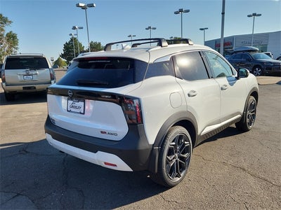 2025 Nissan Kicks SR