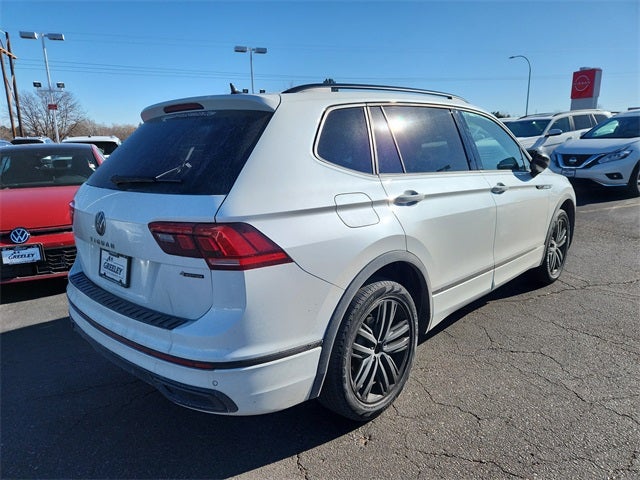 2022 Volkswagen Tiguan SE R-Line Black
