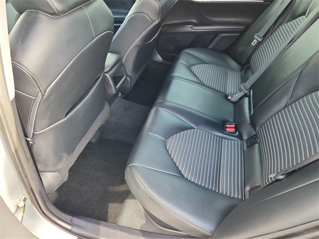 2022 Toyota Camry Hybrid SE