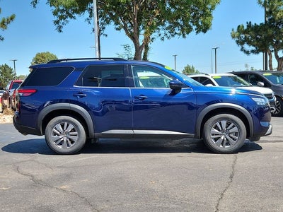 2024 Nissan Pathfinder SV