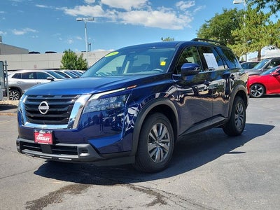2024 Nissan Pathfinder SV