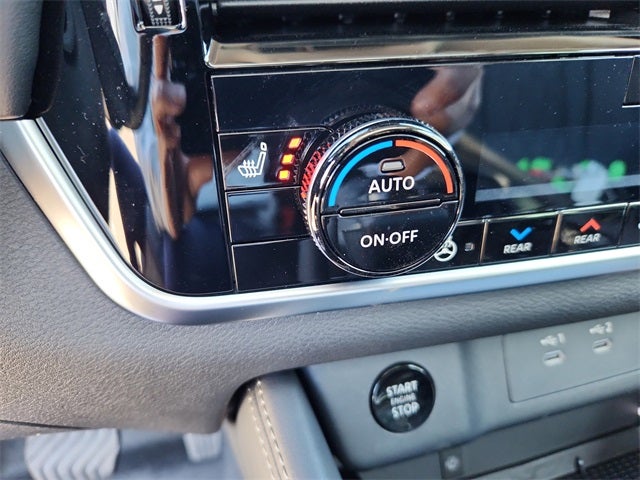 2025 Nissan Rogue Platinum