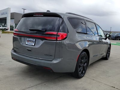 2025 Chrysler Pacifica Limited