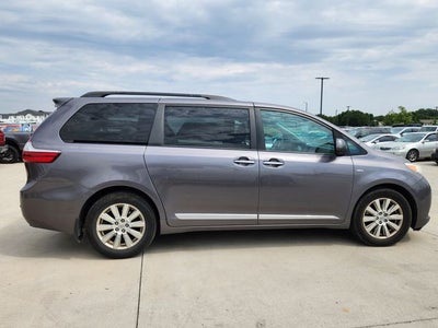 2017 Toyota Sienna XLE 7 Passenger