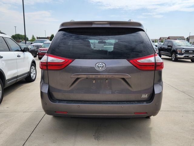 2017 Toyota Sienna XLE 7 Passenger