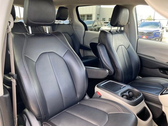 2023 Chrysler Pacifica Hybrid Touring L