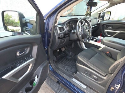 2017 Nissan Titan SV
