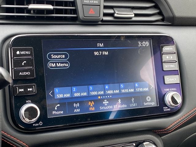 2025 Nissan Versa 1.6 SR