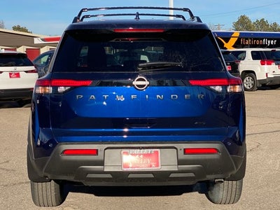 2025 Nissan Pathfinder SV