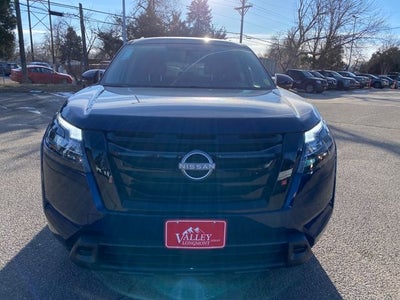 2025 Nissan Pathfinder SV
