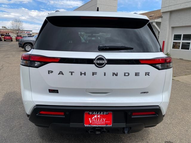 2026 Nissan Pathfinder SV