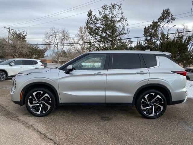 2023 Mitsubishi Outlander SE