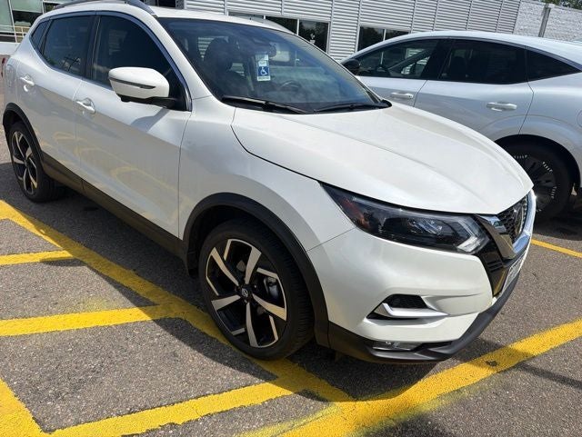 2022 Nissan Rogue Sport SL