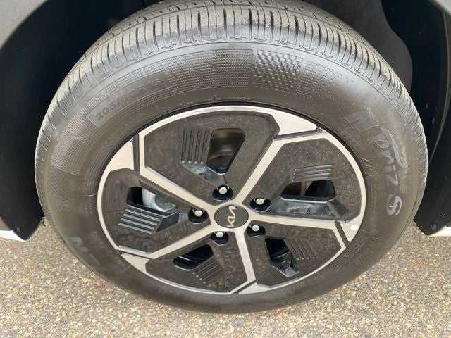 2024 Kia Niro LX