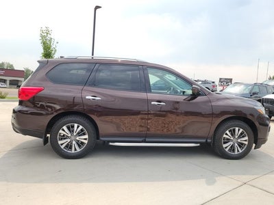 2020 Nissan Pathfinder SL