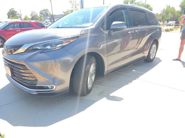 2024 Toyota Sienna Platinum 7 Passenger