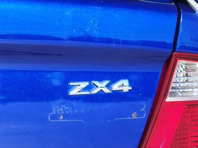 2005 Ford Focus ZX4 SE - Photo 12