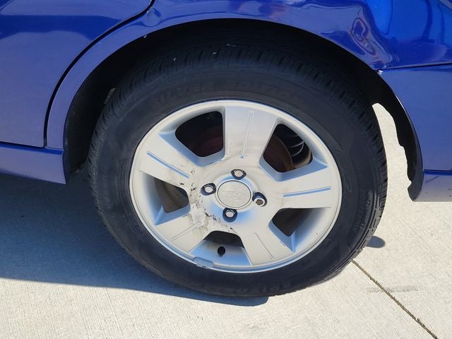 2005 Ford Focus ZX4 SE - Photo 14