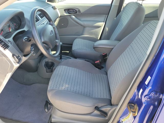 2005 Ford Focus ZX4 SE - Photo 6