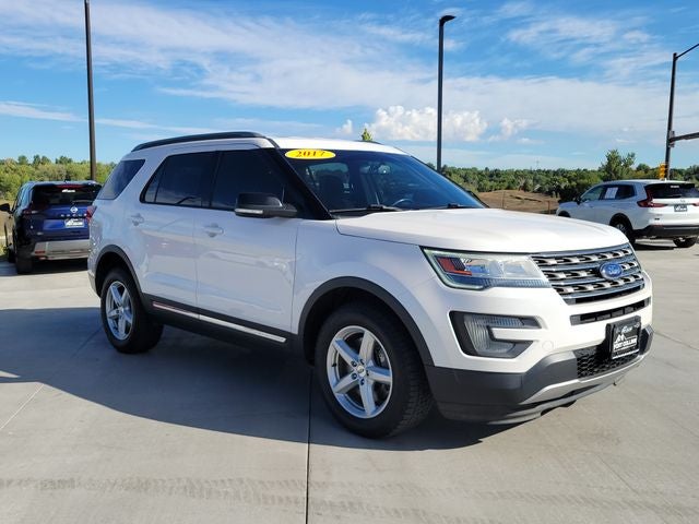 2017 Ford Explorer XLT - Photo 4