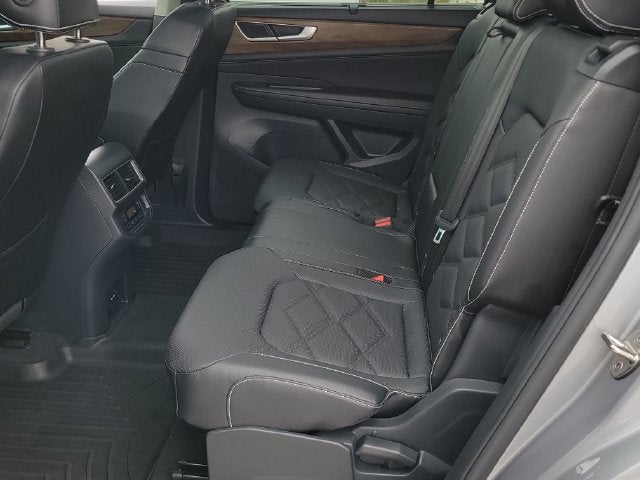 2024 Volkswagen Atlas SE w/Tech - Photo 11