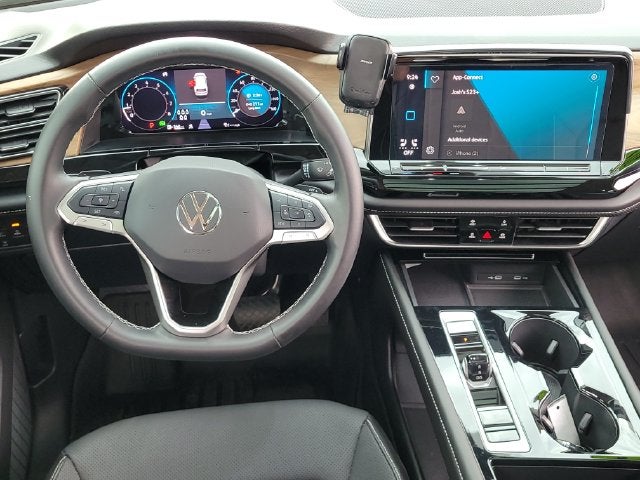 2024 Volkswagen Atlas SE w/Tech - Photo 12